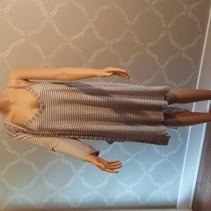 TAHARI 2 piece large Robe and gown